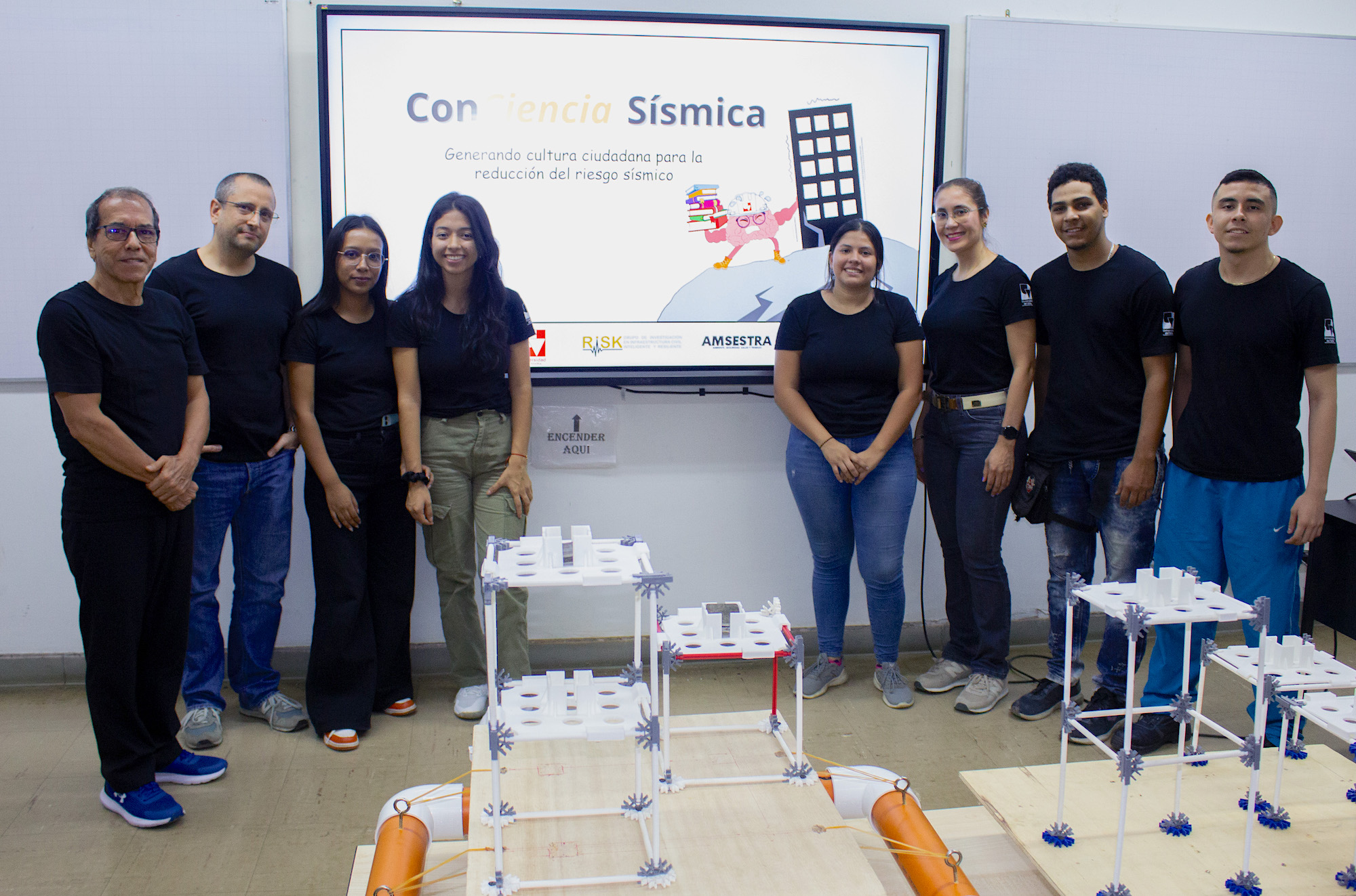 Fotografía grupo Conciencia Sísmica